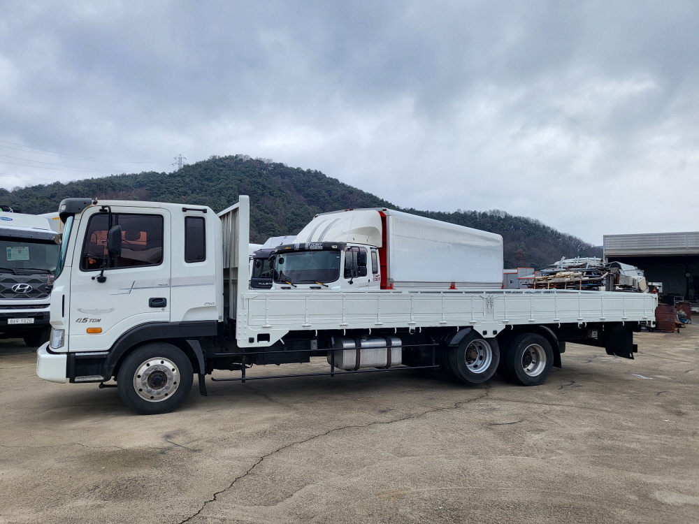 /user/w/wytruck/editor/2512/ef7ad64442c4305a358923ffe668aaf1_1766551895_4936.jpg 이미지크게보기