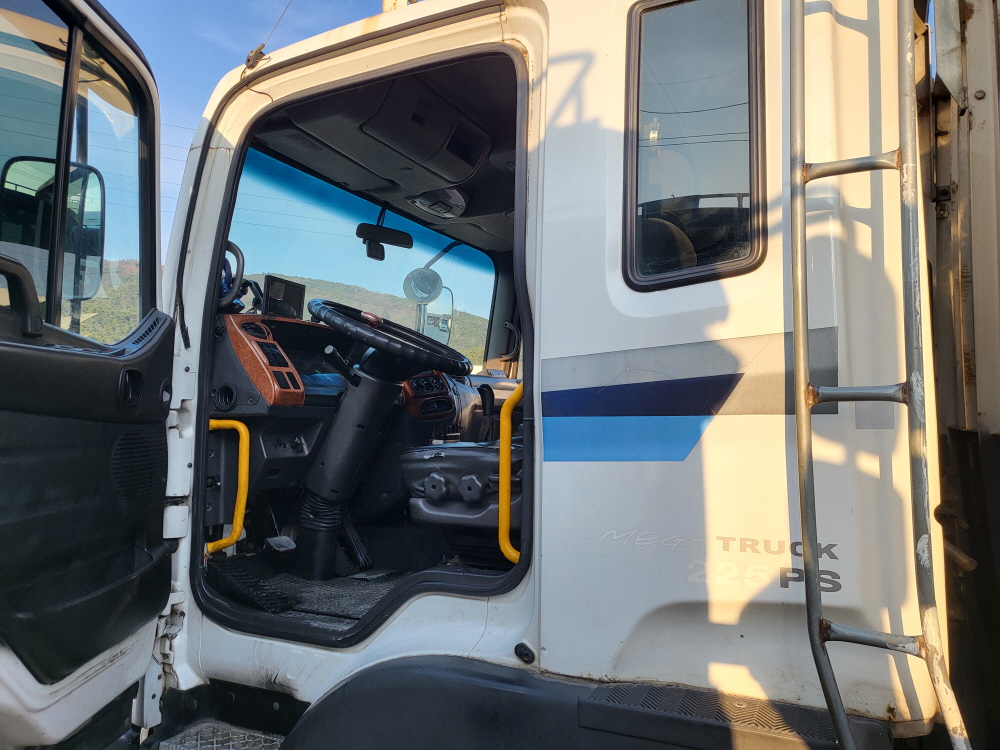 /user/w/wytruck/editor/2604/37dab23ee9f8c4cf7be9ec39b7c79878_1775102165_4883.jpg 이미지크게보기